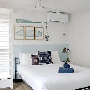 The Surf House Ostello